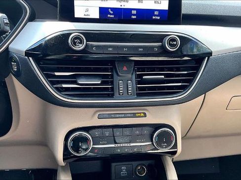 Certified 2022 Ford Escape SEL AWD/4WD image 30