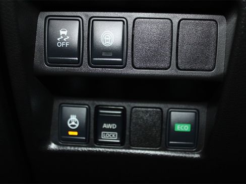 Used 2018 Nissan Rogue Sport SL w/ SL Premium Package image 33