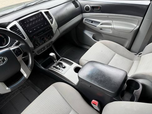 Used 2015 Toyota Tacoma PreRunner w/ SR5 Package RWD image 13