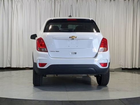 Used 2021 Chevrolet Trax LS w/ Tint and Cruise Package AWD/4WD image 9