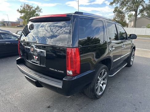Used 2013 Cadillac Escalade Luxury image 7
