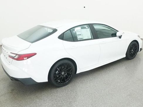 New 2026 Toyota Camry SE image 9