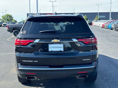 Used 2023 Chevrolet Traverse Premier AWD/4WD image 3