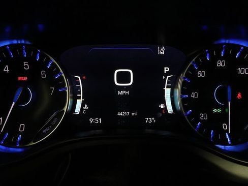Used 2025 Chrysler Pacifica Limited FWD image 19