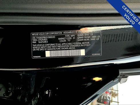 Certified 2025 Volvo XC90 B6 Plus image 42