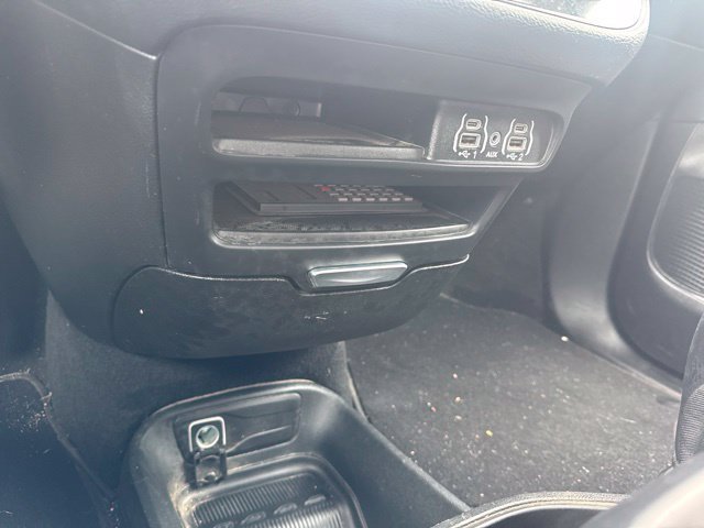 Used 2025 Chrysler Pacifica Select FWD image 21