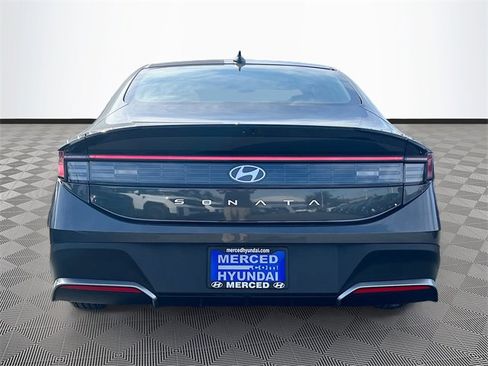 Used 2025 Hyundai Sonata SE image 6