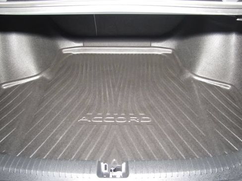 Used 2023 Honda Accord EX image 17