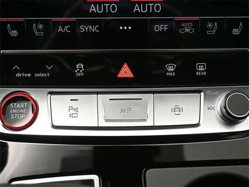 Used 2025 Audi RS Q8 performance image 25