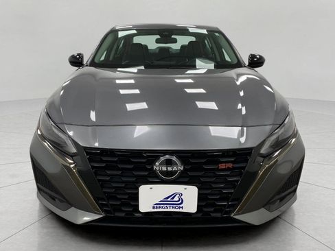 Used 2024 Nissan Altima 2.5 SR image 10