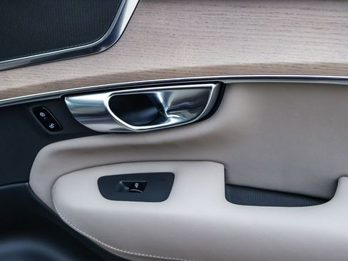 New 2025 Volvo XC90 B6 Core w/ Climate Package image 20