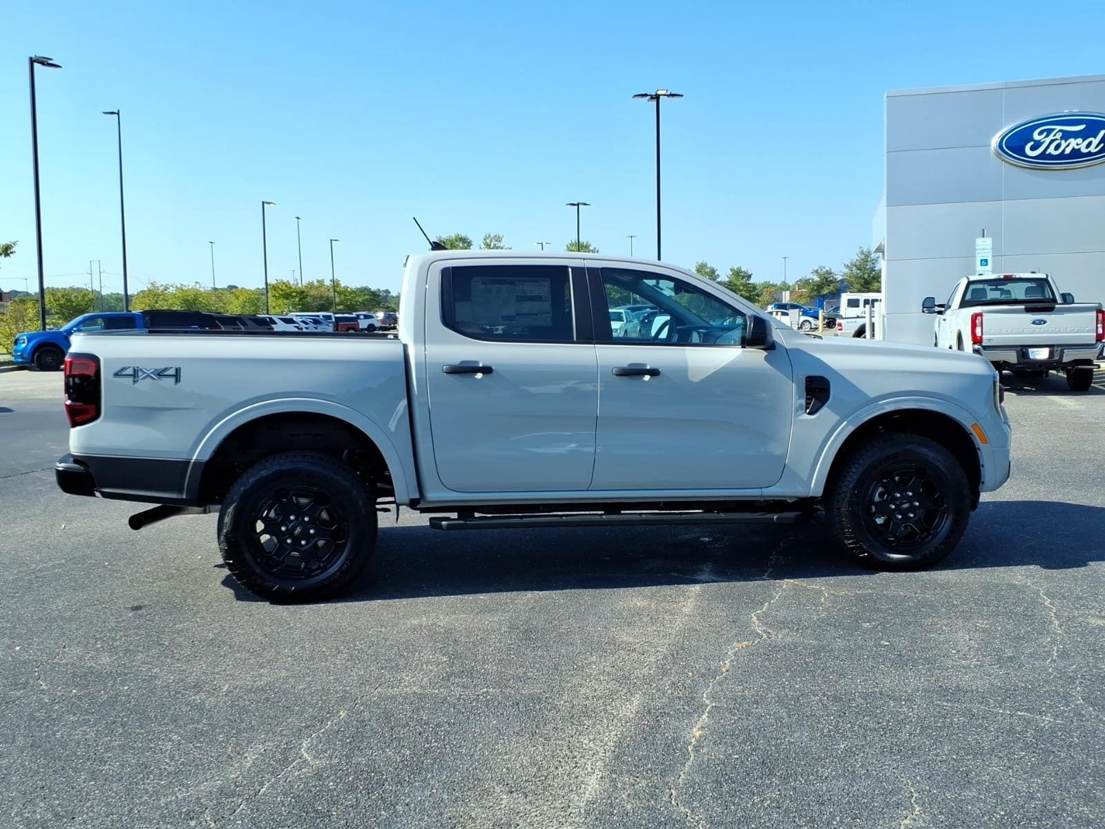 New 2026 Ford Ranger XLT w/ Black Appearance Package AWD/4WD image 24