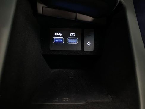 Used 2023 Genesis GV70 2.5T w/ Advanced Package image 28