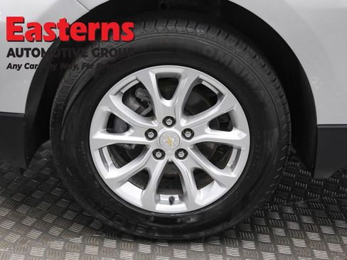 Used 2021 Chevrolet Equinox LT image 32