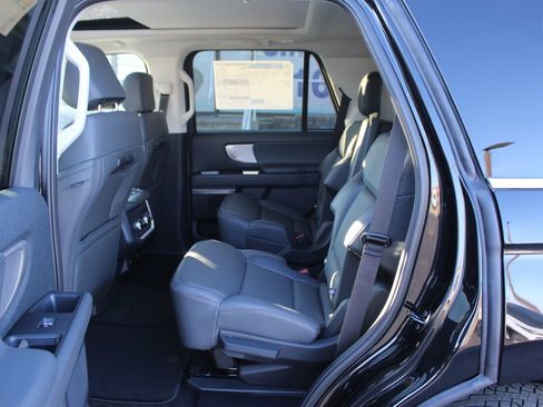 New 2025 Ford Expedition Active AWD/4WD image 17