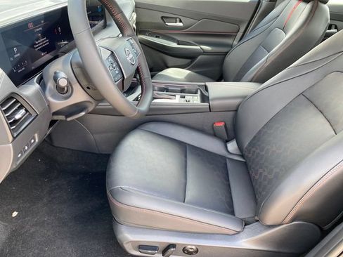 New 2027 Nissan Sentra SR FWD image 10