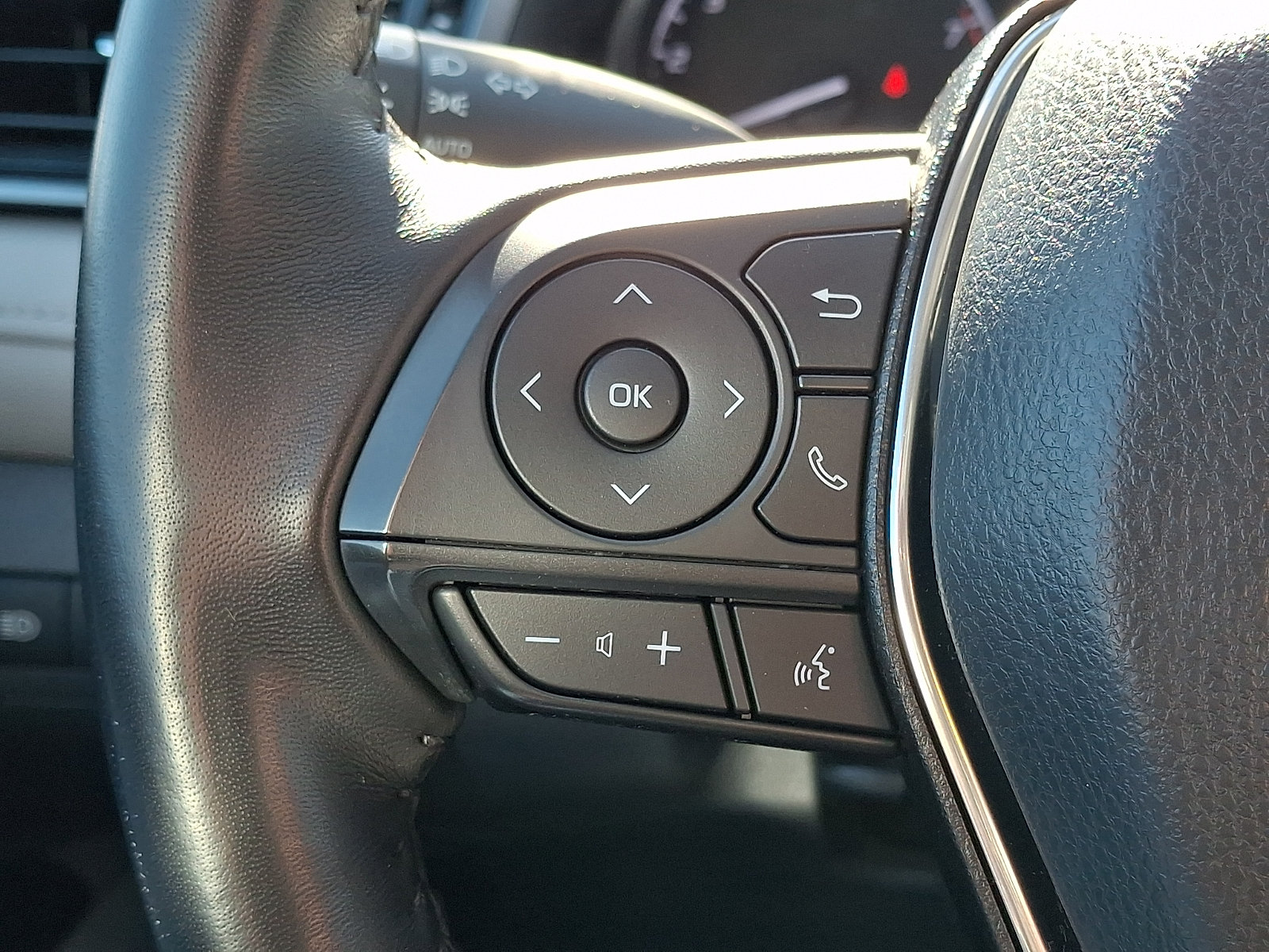 Used 2019 Toyota Camry SE w/ Protection Package (Q2) FWD image 21