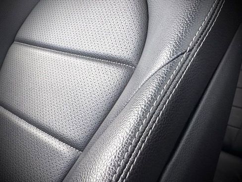 Used 2019 Mercedes-Benz GLC 300 4MATIC image 19