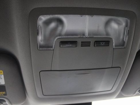 Used 2018 Toyota Highlander Plus image 11