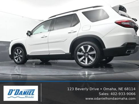 Used 2024 Honda Pilot Touring image 22