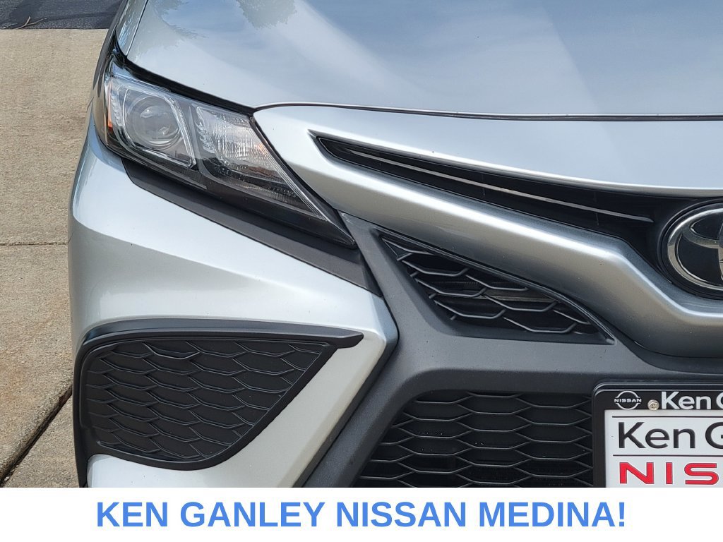 Used 2021 Toyota Camry SE AWD/4WD image 9
