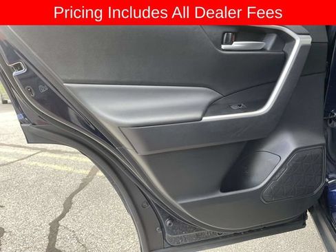 Used 2025 Toyota RAV4 XLE AWD/4WD image 15