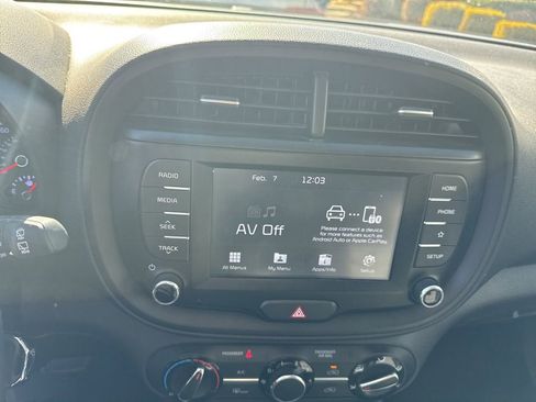 Used 2020 Kia Soul LX image 10