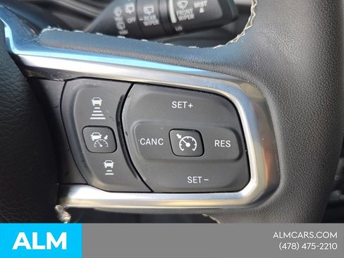 Used 2025 Jeep Wrangler Unlimited Sahara AWD/4WD image 23