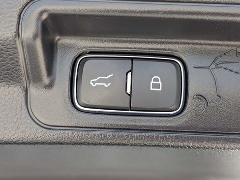 Used 2022 Ford Explorer Platinum w/ Technology Package AWD/4WD image 13
