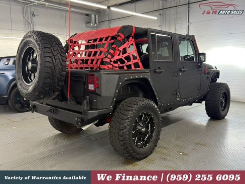Used 2015 Jeep Wrangler Unlimited Sahara w/ Connectivity Group AWD/4WD image 7