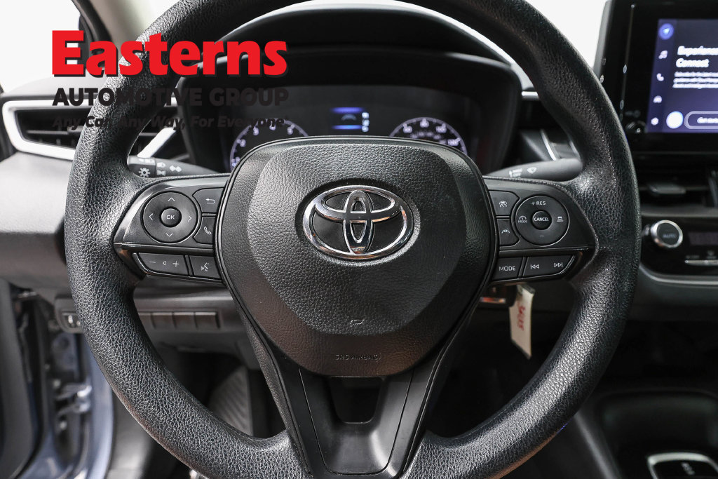 Used 2025 Toyota Corolla LE FWD image 11