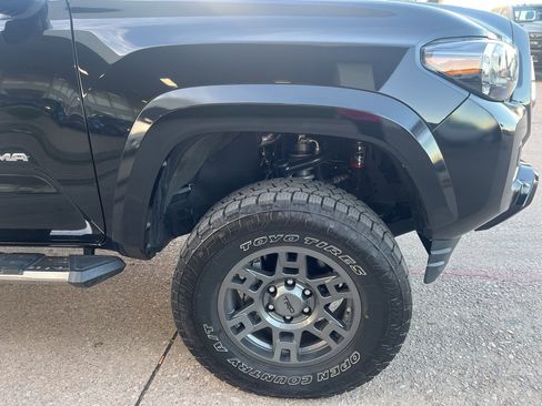 Used 2020 Toyota Tacoma Limited image 25