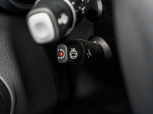 Used 2021 Mercedes-Benz GLC 300 4MATIC image 13