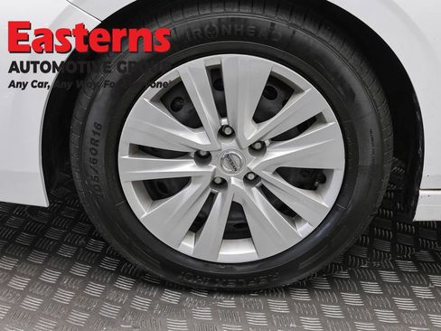 Used 2024 Nissan Sentra S FWD image 31