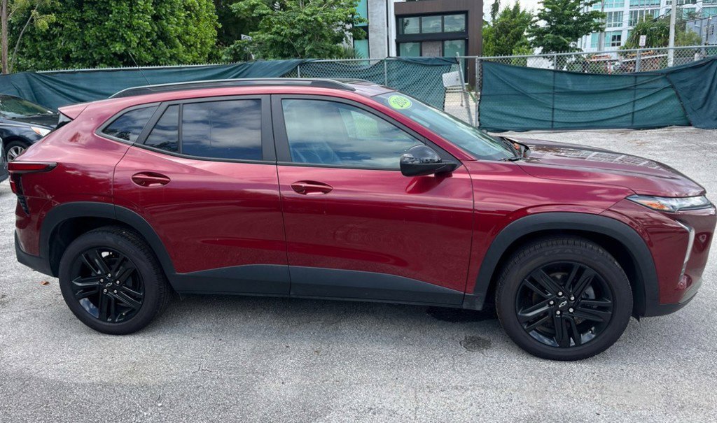 Used 2024 Chevrolet Trax ACTIV w/ Sunroof Package FWD image 9