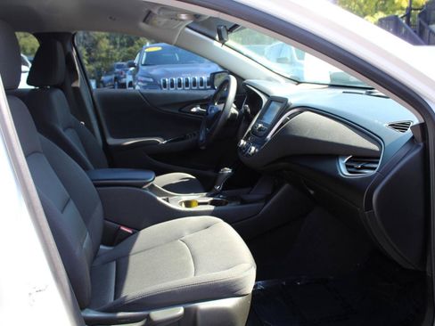 Used 2017 Chevrolet Malibu LS FWD image 11