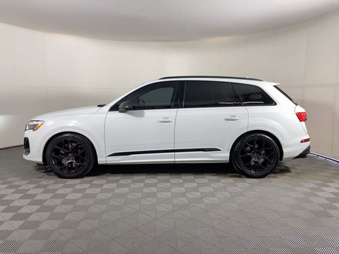 Used 2025 Audi SQ7 Premium Plus w/ Executive Package image 2