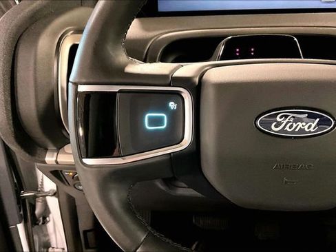 Used 2025 Ford Expedition Active AWD/4WD image 20