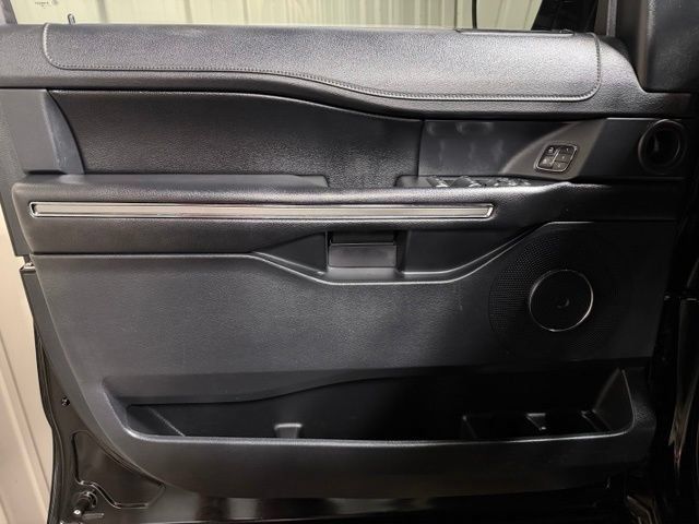 Used 2020 Ford Expedition XLT w/ Equipment Group 202A AWD/4WD image 12