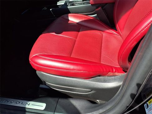 Used 2023 Lincoln Corsair Reserve image 23