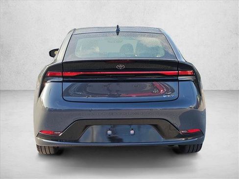 Certified 2025 Toyota Prius XLE FWD image 6