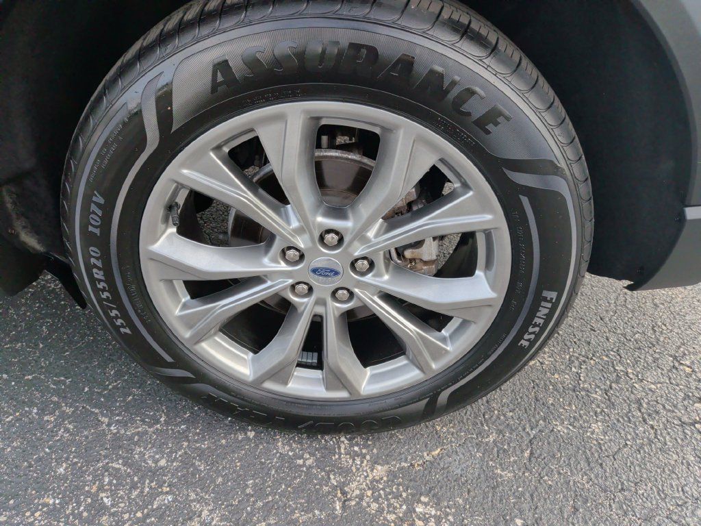 Certified 2022 Ford Explorer XLT w/ Equipment Group 202A AWD/4WD image 33