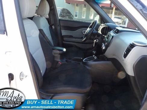 Used 2016 Kia Soul image 17