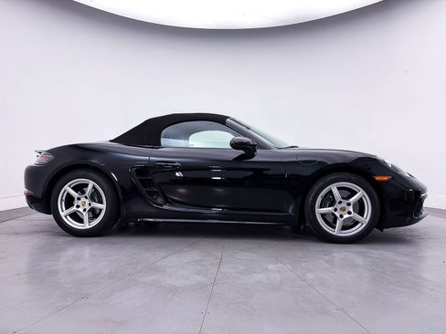 Used 2019 Porsche 718 Boxster RWD image 32