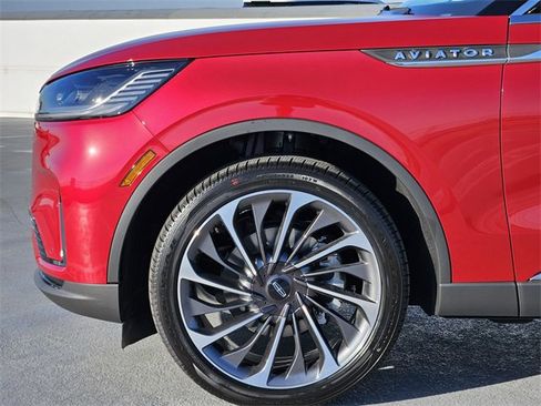 New 2026 Lincoln Aviator Reserve image 9