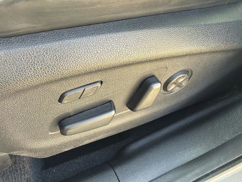 Used 2016 Kia Sorento SX image 27