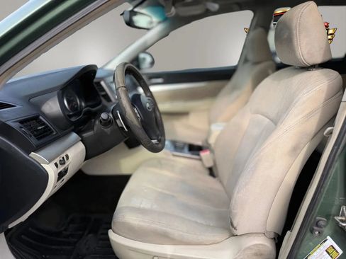 Used 2013 Subaru Outback 2.5i Premium AWD/4WD image 2