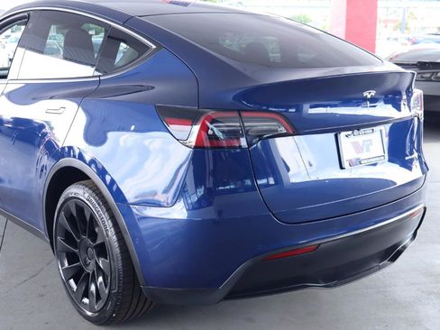 Used 2021 Tesla Model Y Long Range AWD/4WD image 9