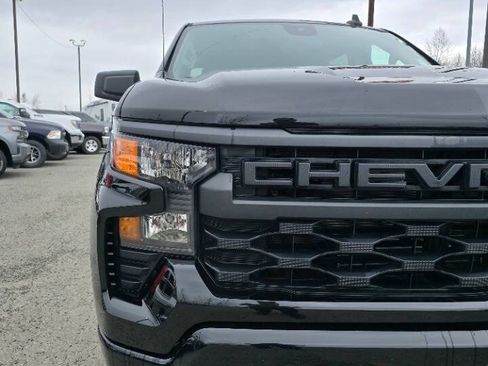 Used 2022 Chevrolet Silverado 1500 Custom AWD/4WD image 2