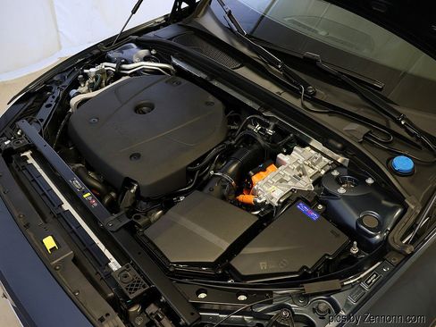 Used 2023 Volvo S60 T8 Plus image 37